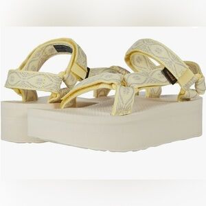 Teva Women's Flatform Universal Sandals Yellow And Silver Size 6